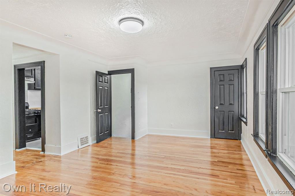 6456 YINGER Avenue, Dearborn, MI 48126 — Photo 15