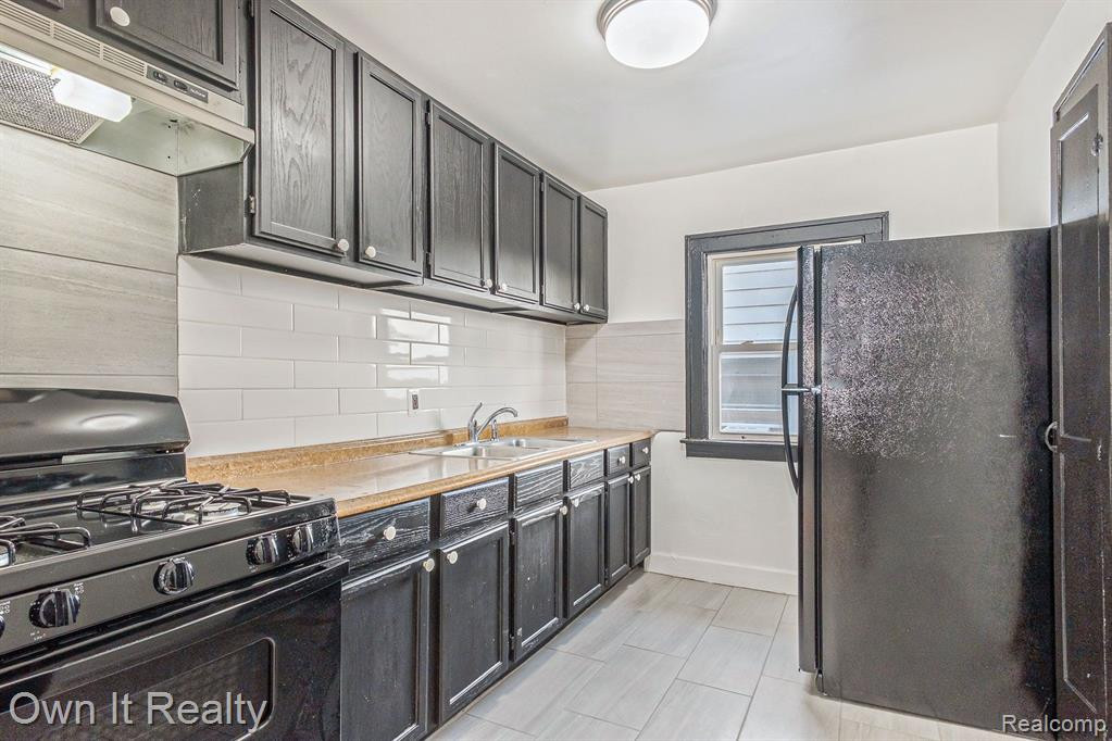 6456 YINGER Avenue, Dearborn, MI 48126 — Photo 17