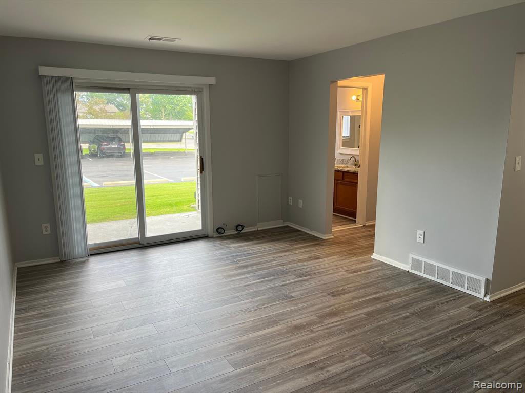 9926 ALLEN POINTE Drive, Allen Park, MI 48101 — front exterior