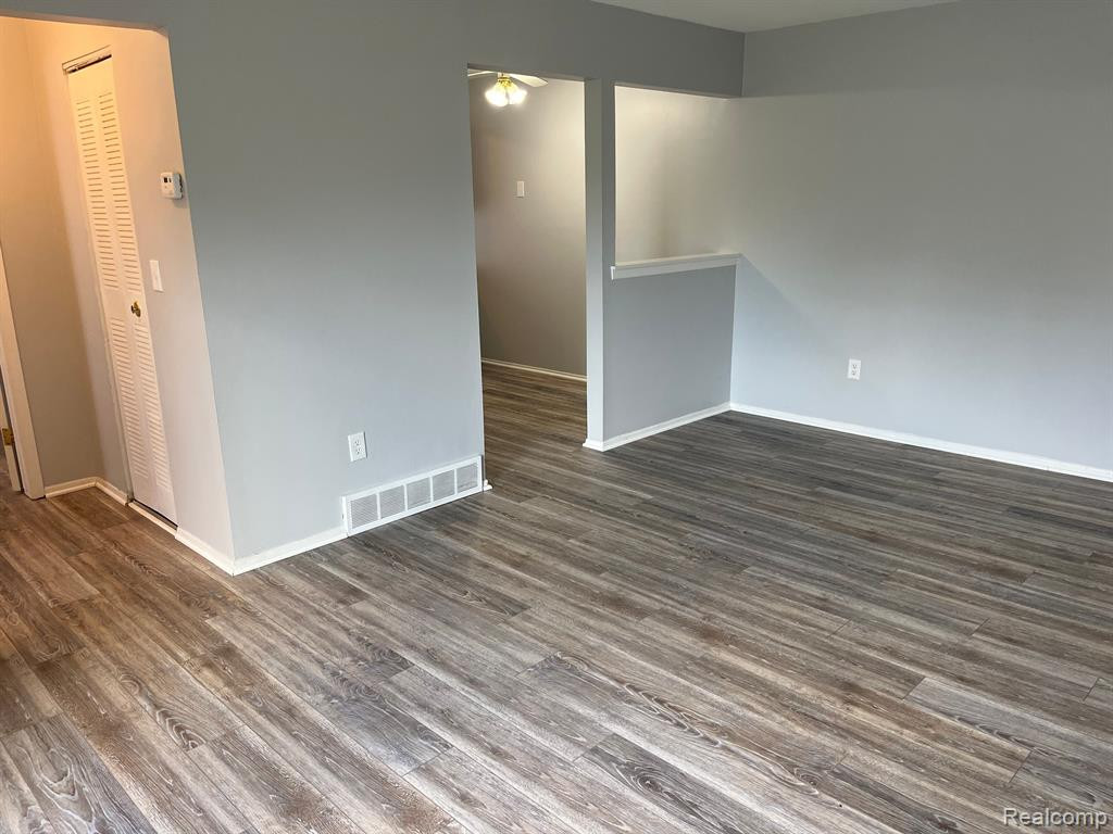 9926 ALLEN POINTE Drive, Allen Park, MI 48101 — Photo 2