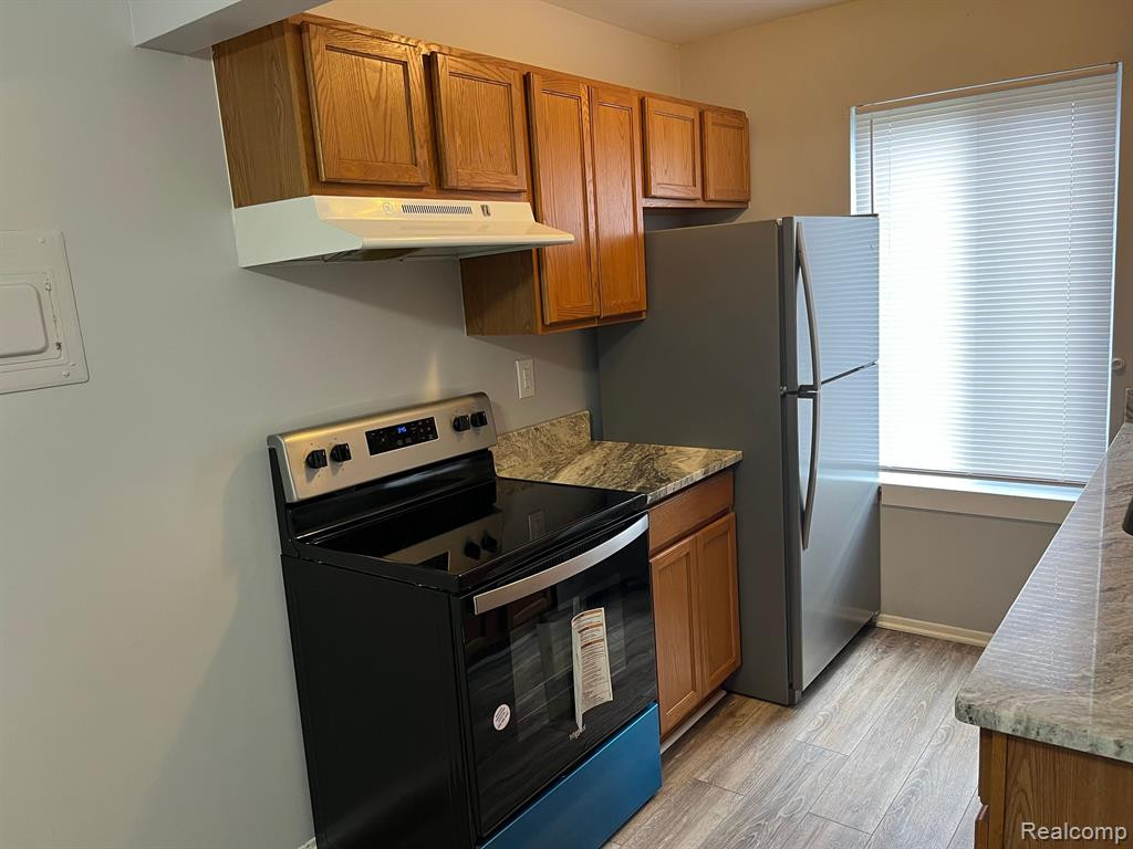 9926 ALLEN POINTE Drive, Allen Park, MI 48101 — Photo 5