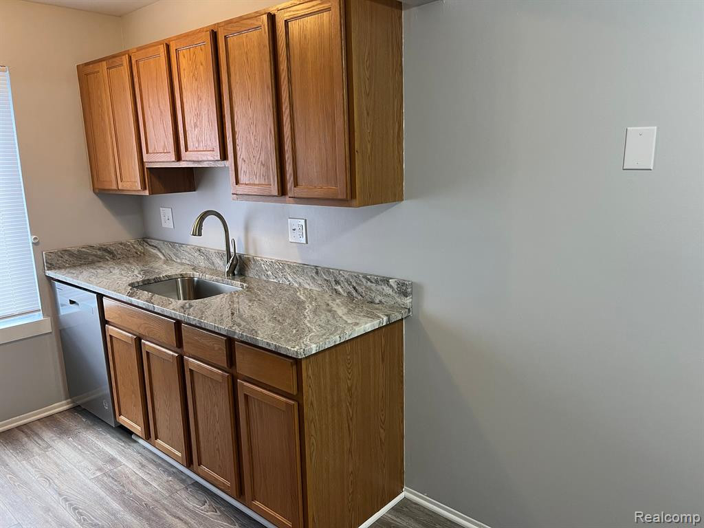 9926 ALLEN POINTE Drive, Allen Park, MI 48101 — Photo 6