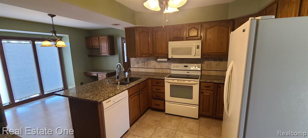 11156 Hammerstone Drive, South Lyon, MI 48178 — Photo 5