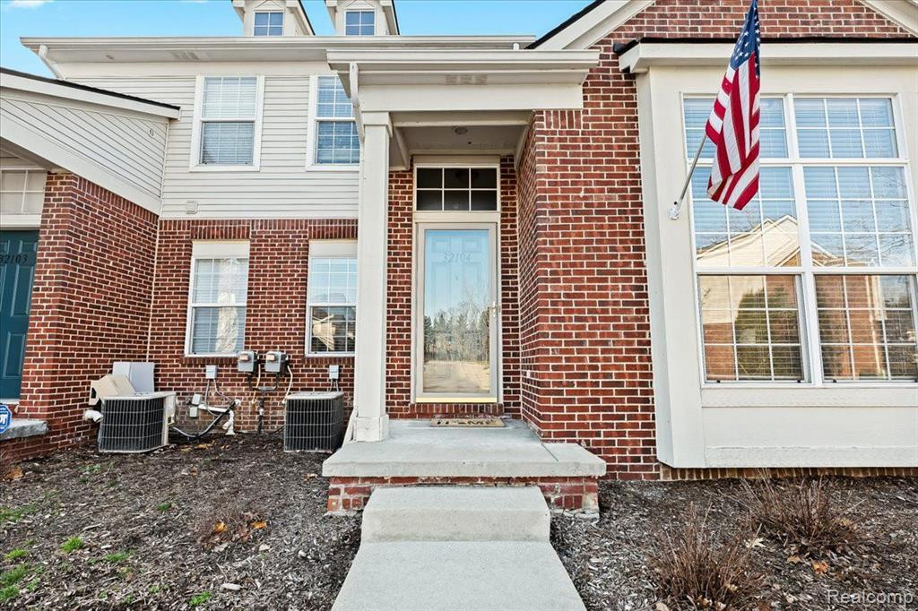 32104 ALEXA Drive, Walled Lake, MI 48390 — Photo 2