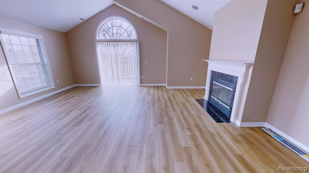 28030 CARLTON WAY Drive, Novi, MI 48377 — Photo 4
