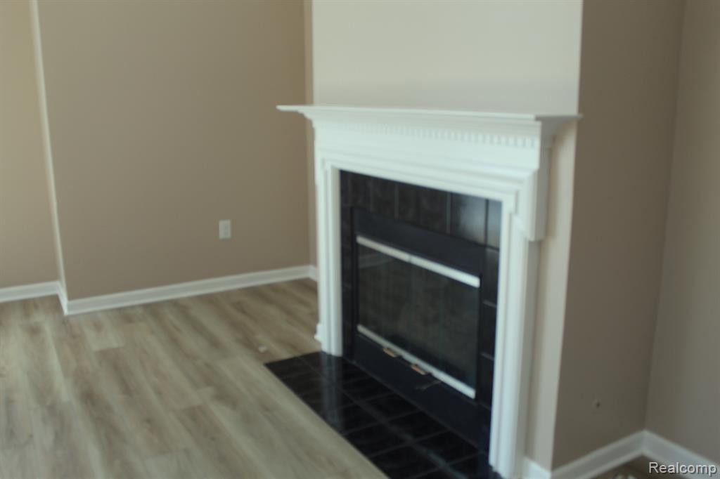 28030 CARLTON WAY Drive, Novi, MI 48377 — Photo 5