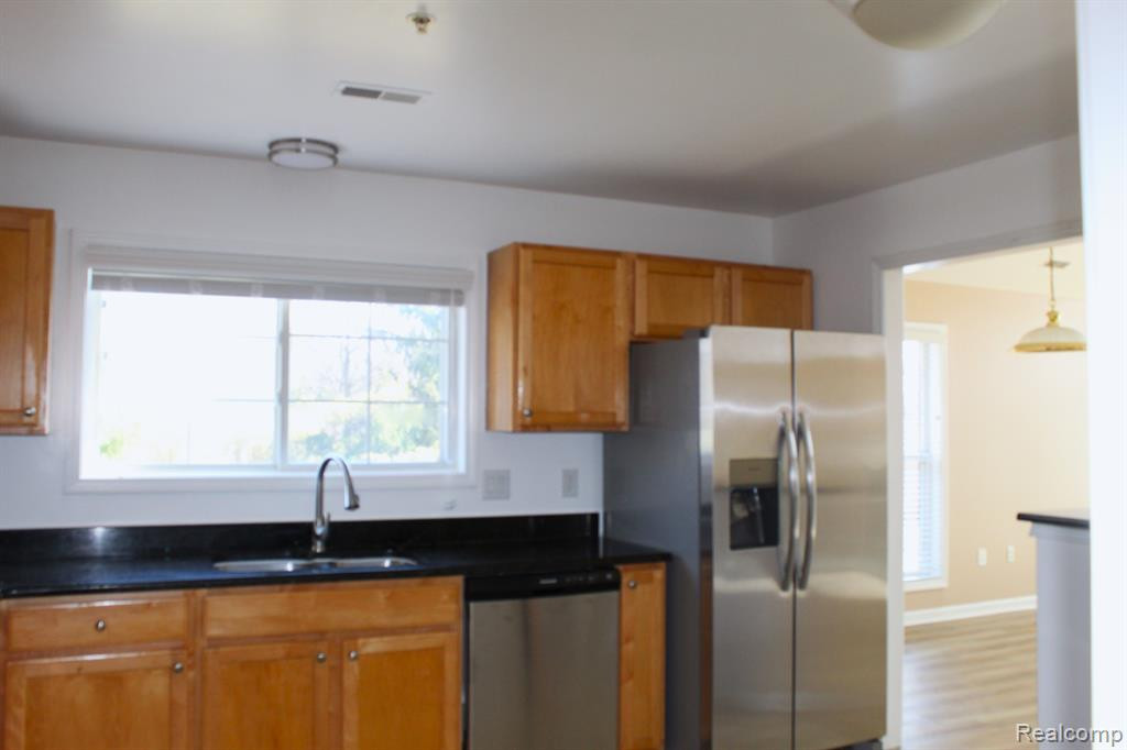 28030 CARLTON WAY Drive, Novi, MI 48377 — Photo 8