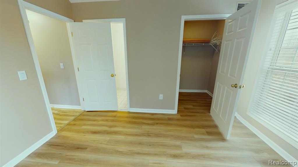 28030 CARLTON WAY Drive, Novi, MI 48377 — Photo 14