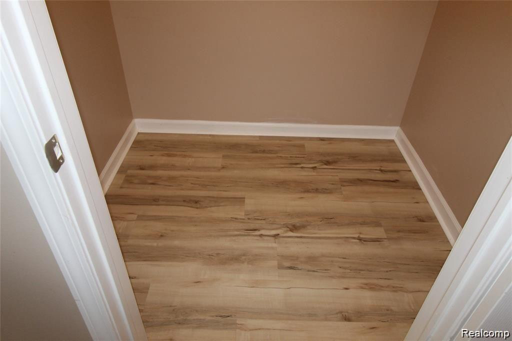 28030 CARLTON WAY Drive, Novi, MI 48377 — Photo 22