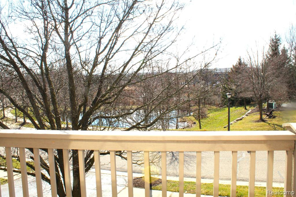 28030 CARLTON WAY Drive, Novi, MI 48377 — Photo 30