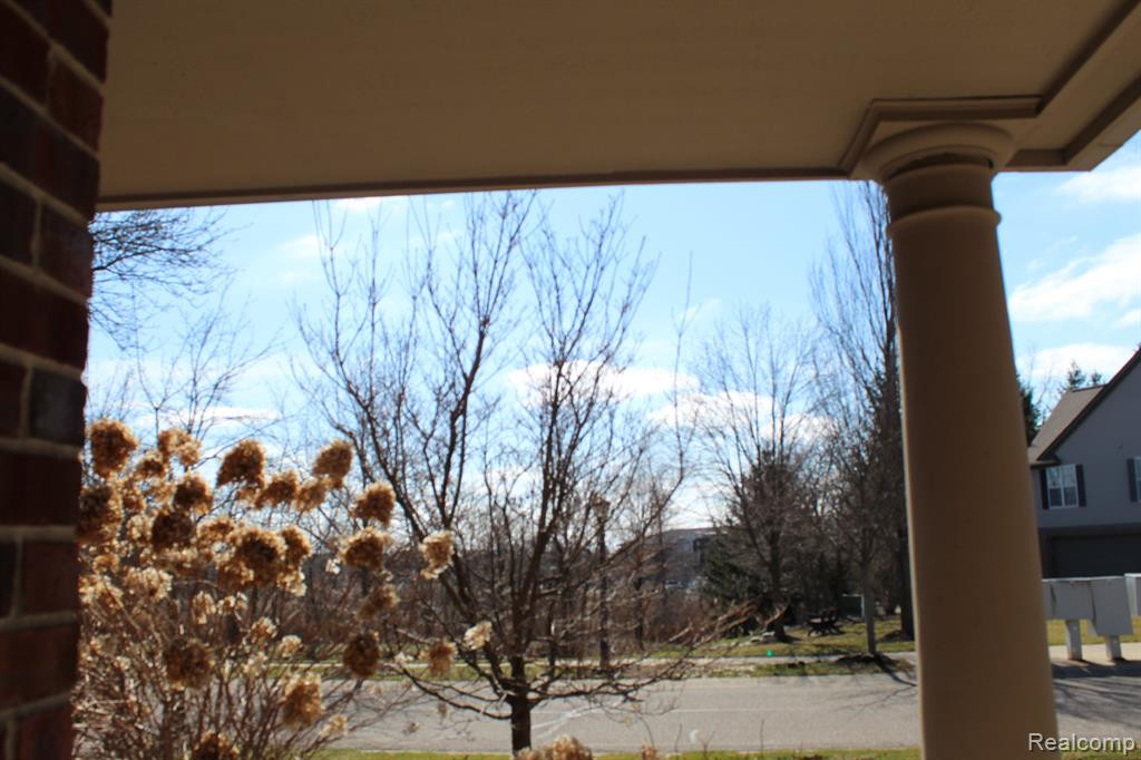 28030 CARLTON WAY Drive, Novi, MI 48377 — Photo 37
