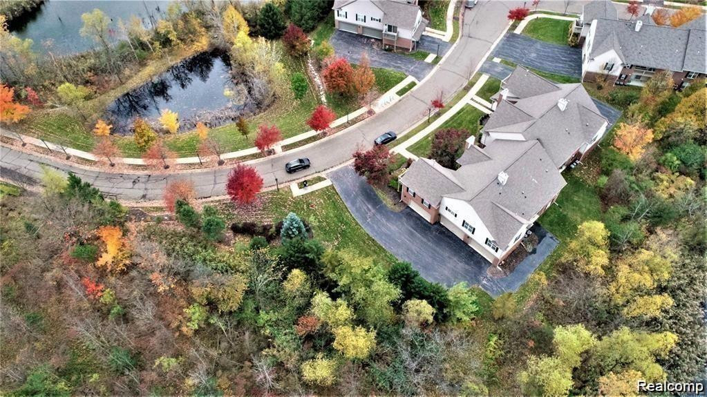 28030 CARLTON WAY Drive, Novi, MI 48377 — Photo 39