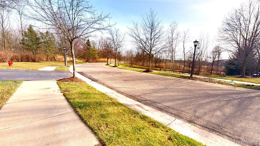 28030 CARLTON WAY Drive, Novi, MI 48377 — Photo 43