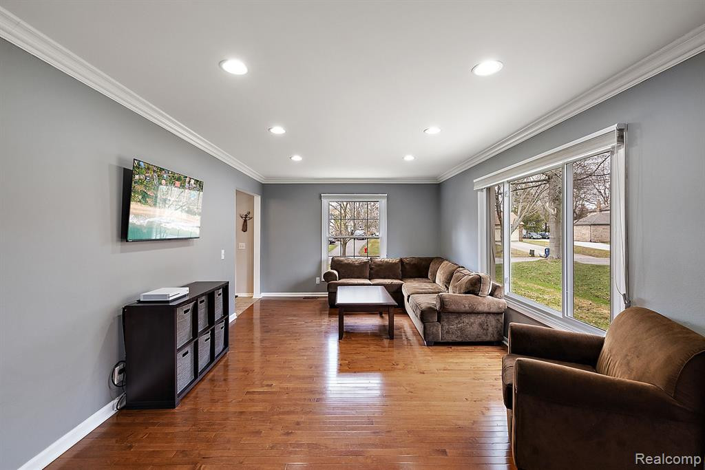 5367 PROVINCIAL Drive, Bloomfield Hills, MI 48302 — Photo 11
