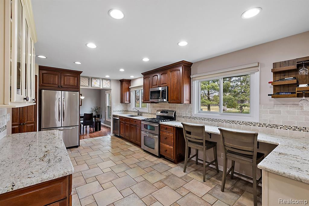5367 PROVINCIAL Drive, Bloomfield Hills, MI 48302 — Photo 15