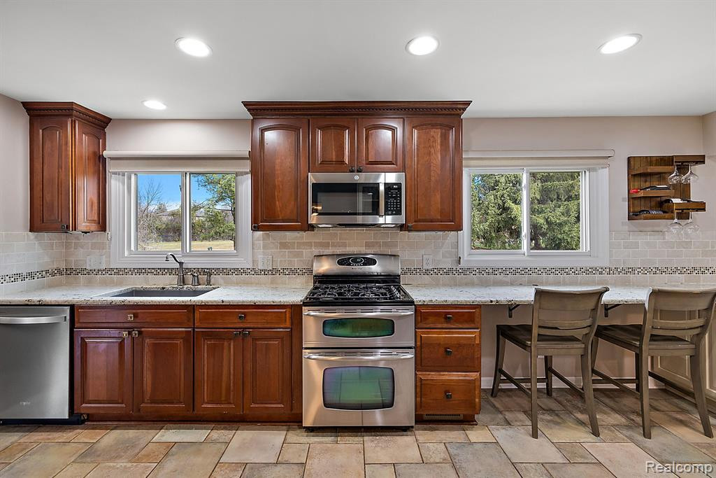 5367 PROVINCIAL Drive, Bloomfield Hills, MI 48302 — Photo 16