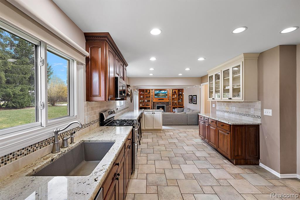 5367 PROVINCIAL Drive, Bloomfield Hills, MI 48302 — Photo 18