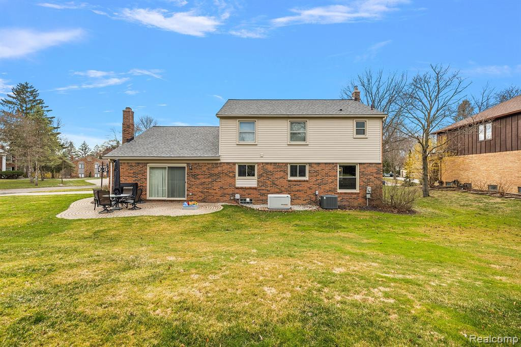 5367 PROVINCIAL Drive, Bloomfield Hills, MI 48302 — Photo 44