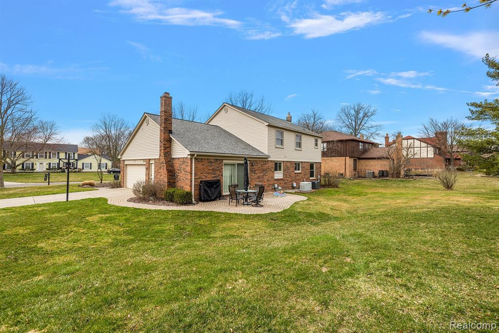 5367 PROVINCIAL Drive, Bloomfield Hills, MI 48302 — Photo 45