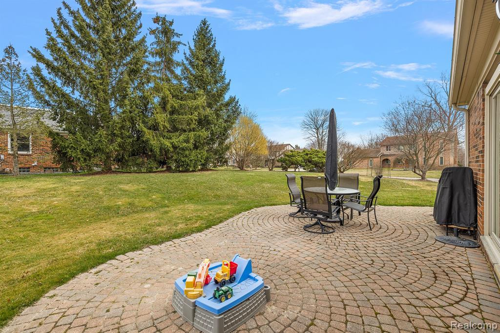 5367 PROVINCIAL Drive, Bloomfield Hills, MI 48302 — Photo 47