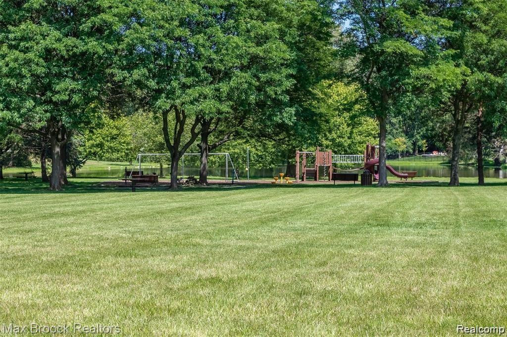 5367 PROVINCIAL Drive, Bloomfield Hills, MI 48302 — Photo 52