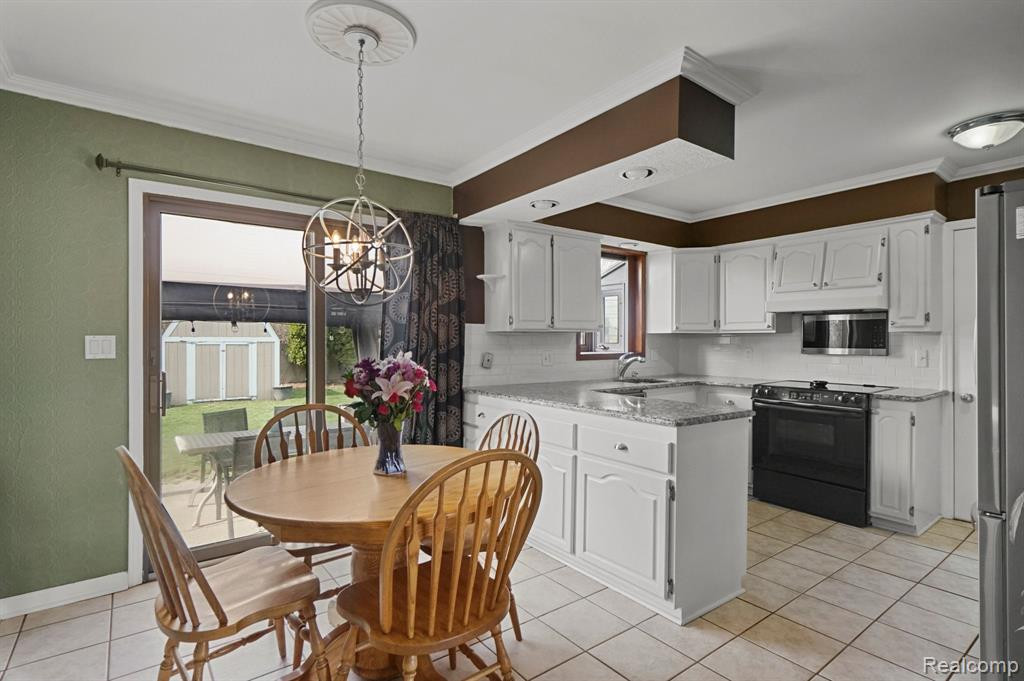 39945 PARKLAWN Drive, Sterling Heights, MI 48313 — Photo 6