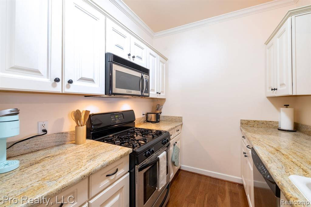 283 S ZEEB Road, 203, Ann Arbor, MI 48103 — Photo 2