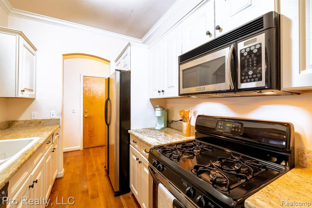 283 S ZEEB Road, 203, Ann Arbor, MI 48103 — Photo 3