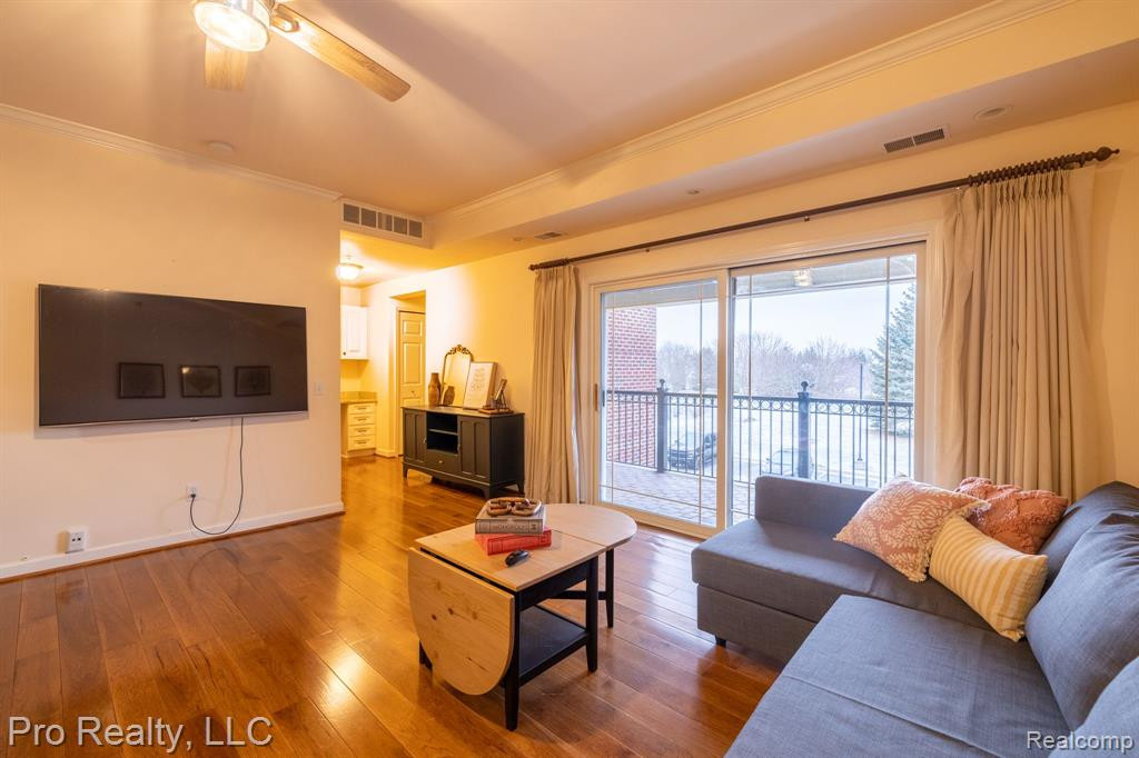 283 S ZEEB Road, 203, Ann Arbor, MI 48103 — Photo 9