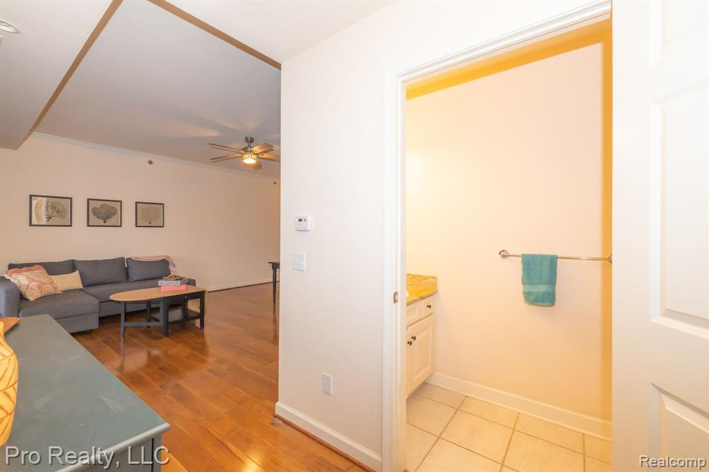 283 S ZEEB Road, 203, Ann Arbor, MI 48103 — Photo 10