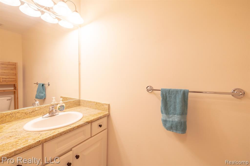 283 S ZEEB Road, 203, Ann Arbor, MI 48103 — Photo 11
