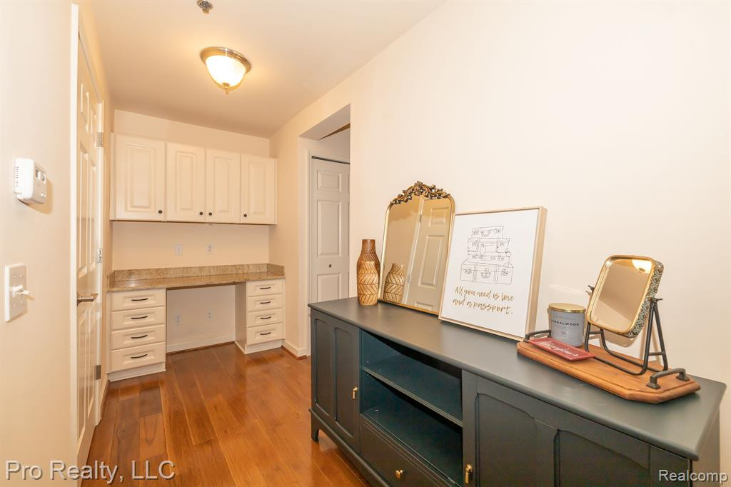 283 S ZEEB Road, 203, Ann Arbor, MI 48103 — Photo 12
