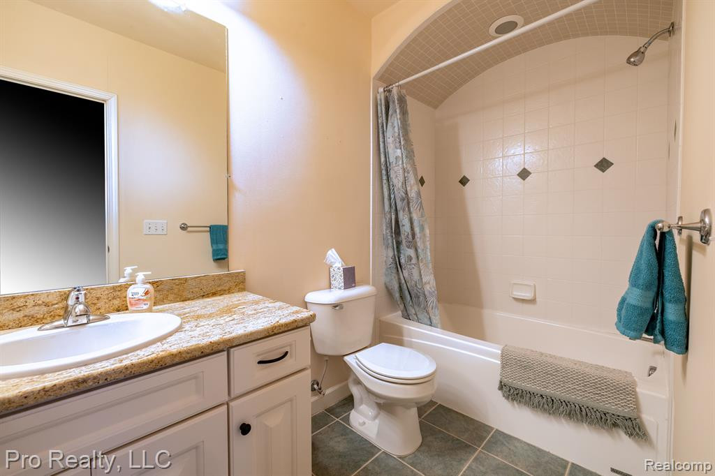 283 S ZEEB Road, 203, Ann Arbor, MI 48103 — Photo 15