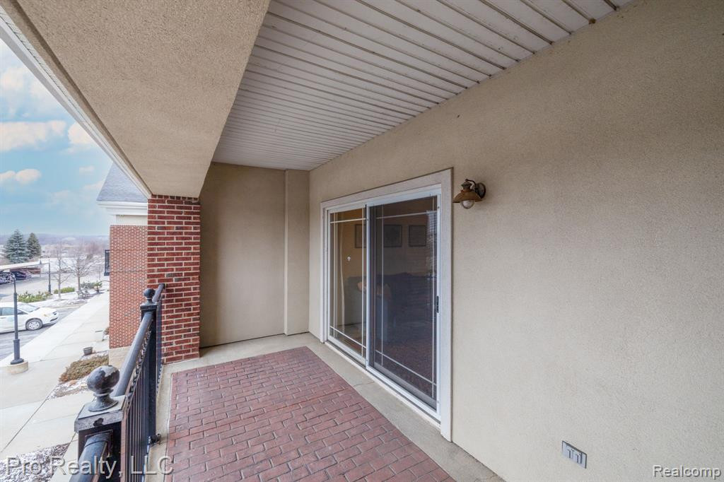 283 S ZEEB Road, 203, Ann Arbor, MI 48103 — Photo 21