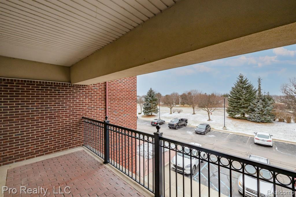 283 S ZEEB Road, 203, Ann Arbor, MI 48103 — Photo 22