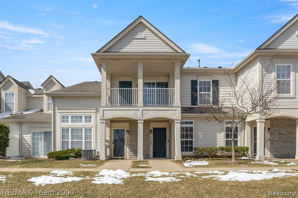 2103 TRAILWAY Court, 17, Commerce Twp, MI 48390 — front exterior