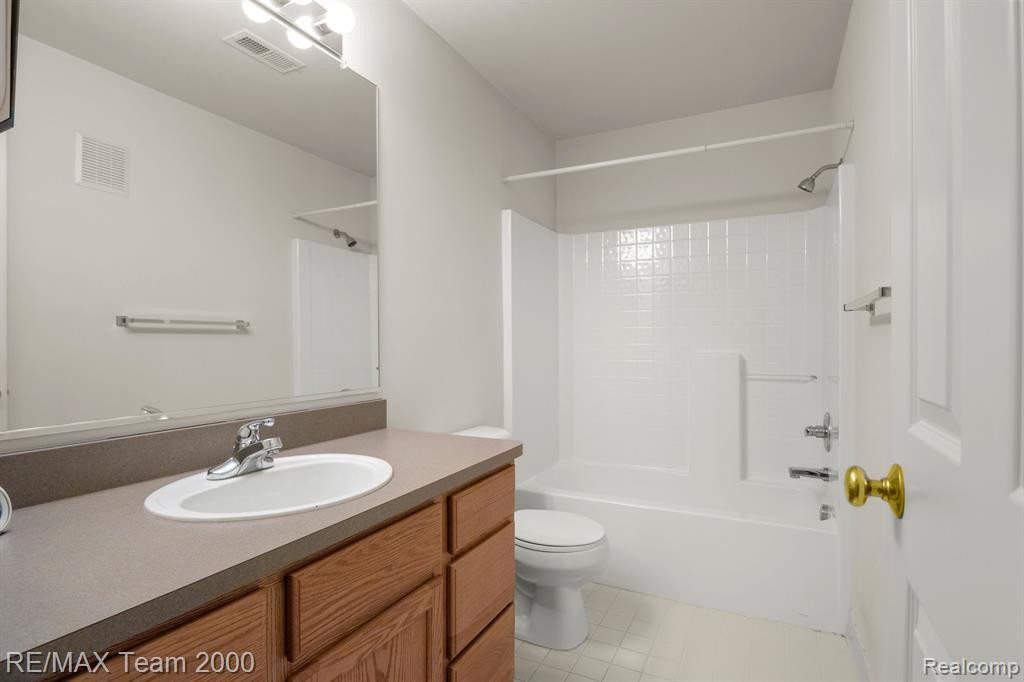 2103 TRAILWAY Court, 17, Commerce Twp, MI 48390 — Photo 19