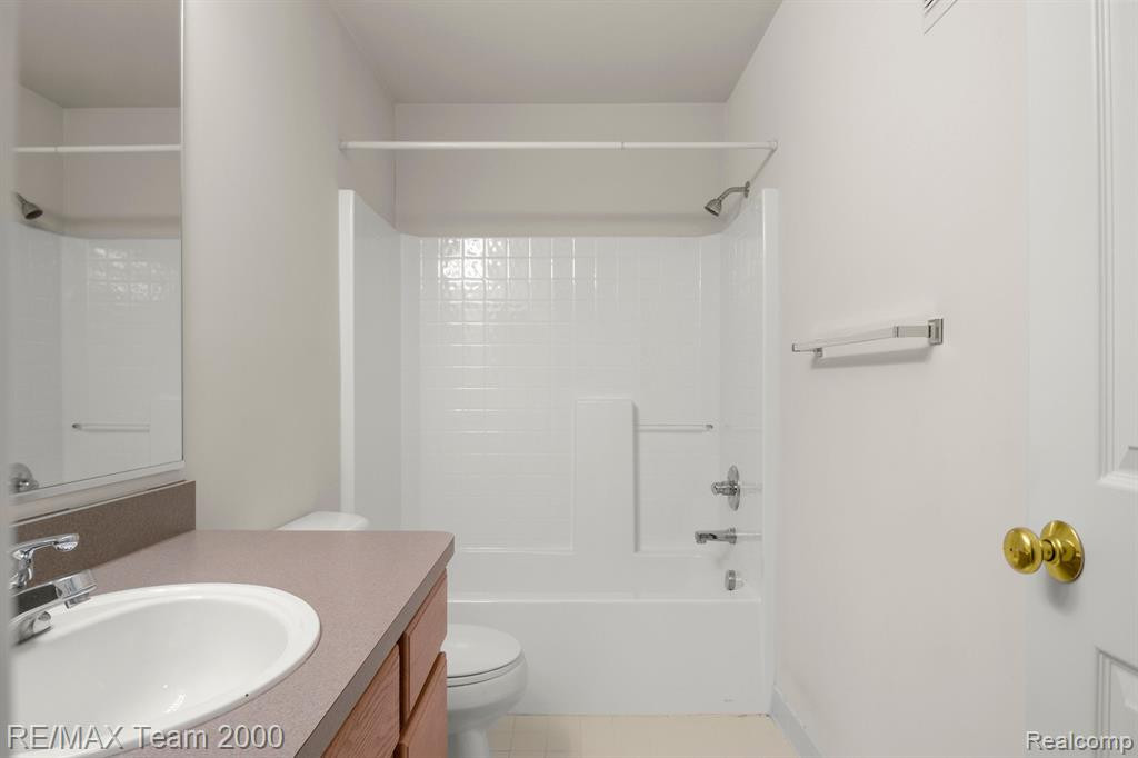 2103 TRAILWAY Court, 17, Commerce Twp, MI 48390 — Photo 20
