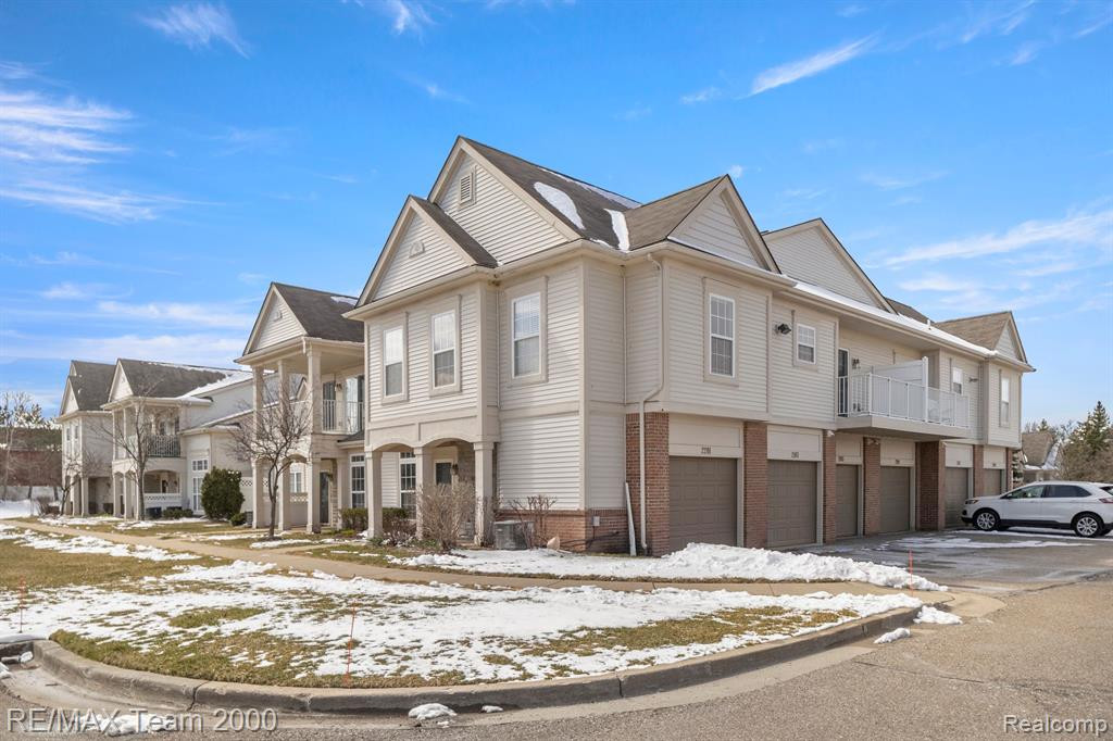 2103 TRAILWAY Court, 17, Commerce Twp, MI 48390 — Photo 39