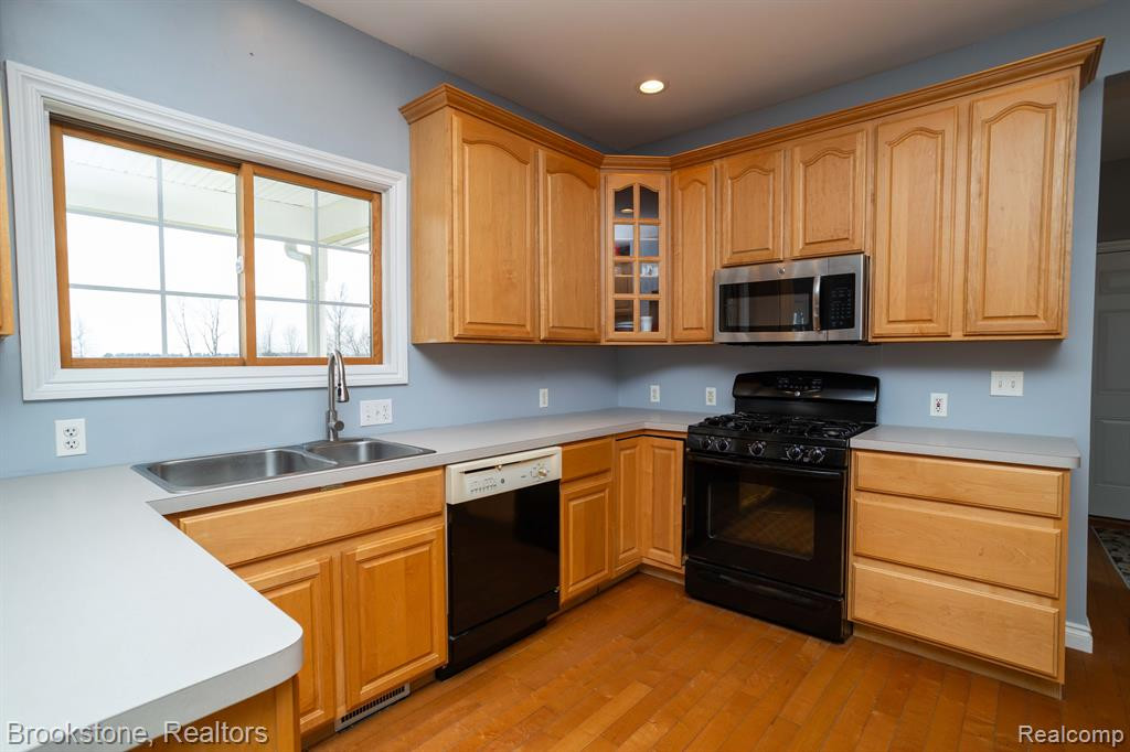 32898 WEBER Road, Richmond, MI 48062 — Photo 6