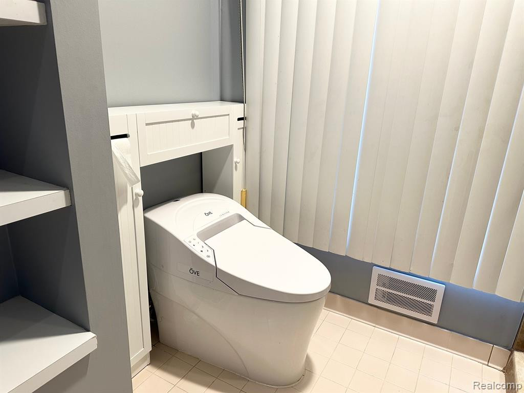 43382 ASHBURY Drive, Novi, MI — Photo 16