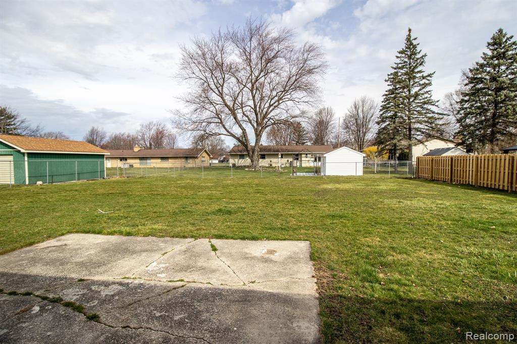 7805 Beech Street, Birch Run, MI 48415 — Photo 33