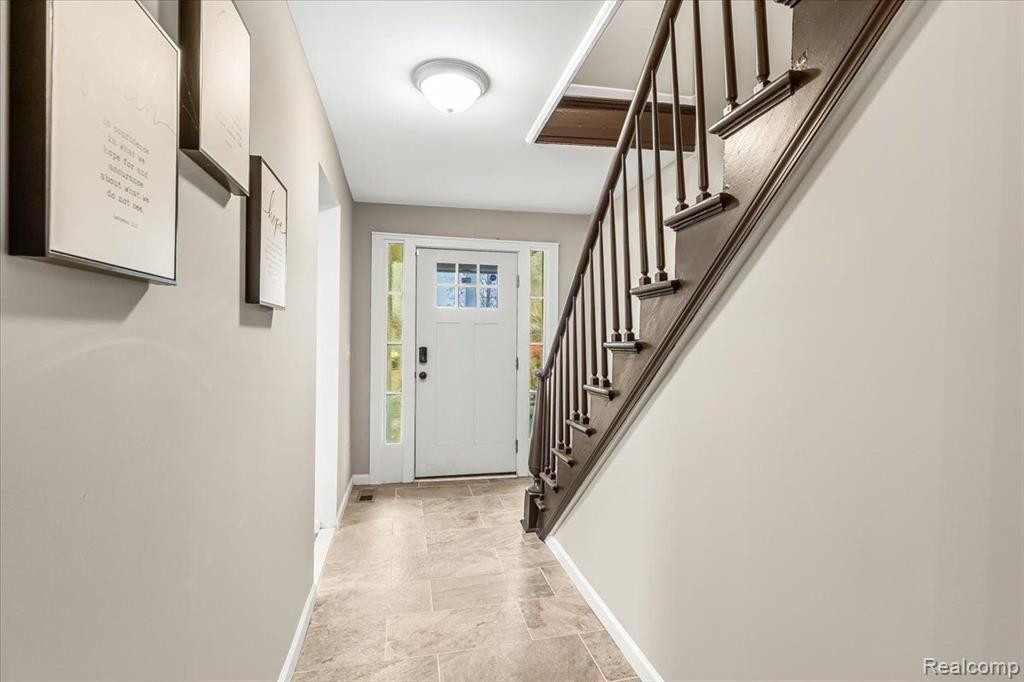 527 N HURON Street, Ypsilanti, MI 48197 — Photo 3