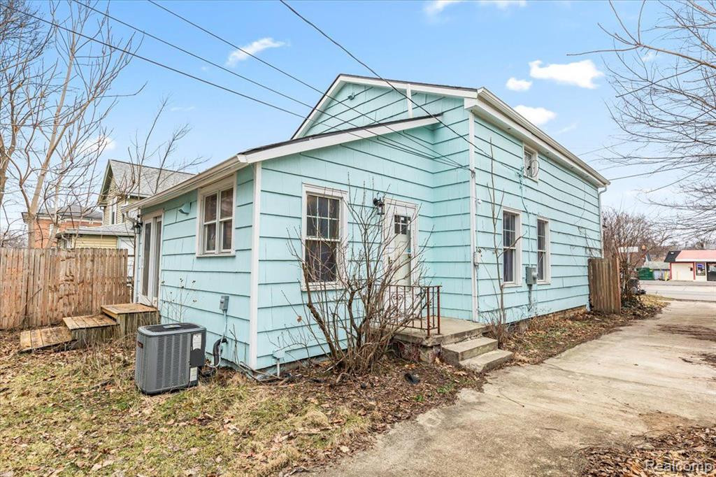 527 N HURON Street, Ypsilanti, MI 48197 — Photo 25