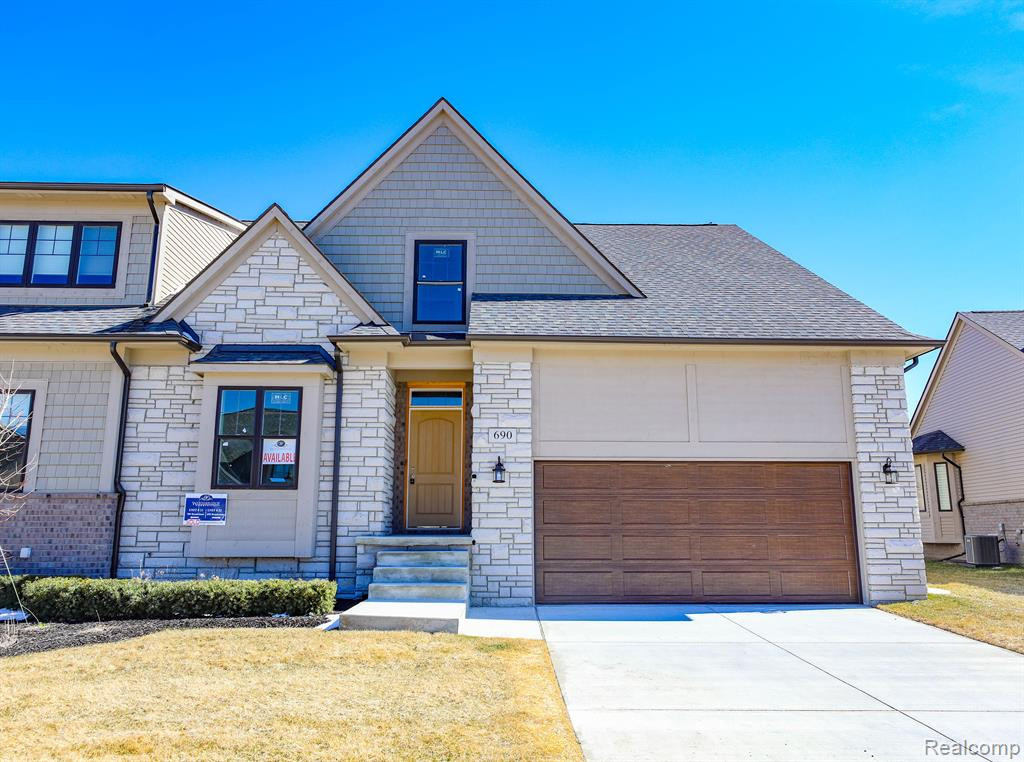 690 BROOKSTONE Drive, Oxford, MI 48371 — Photo 2