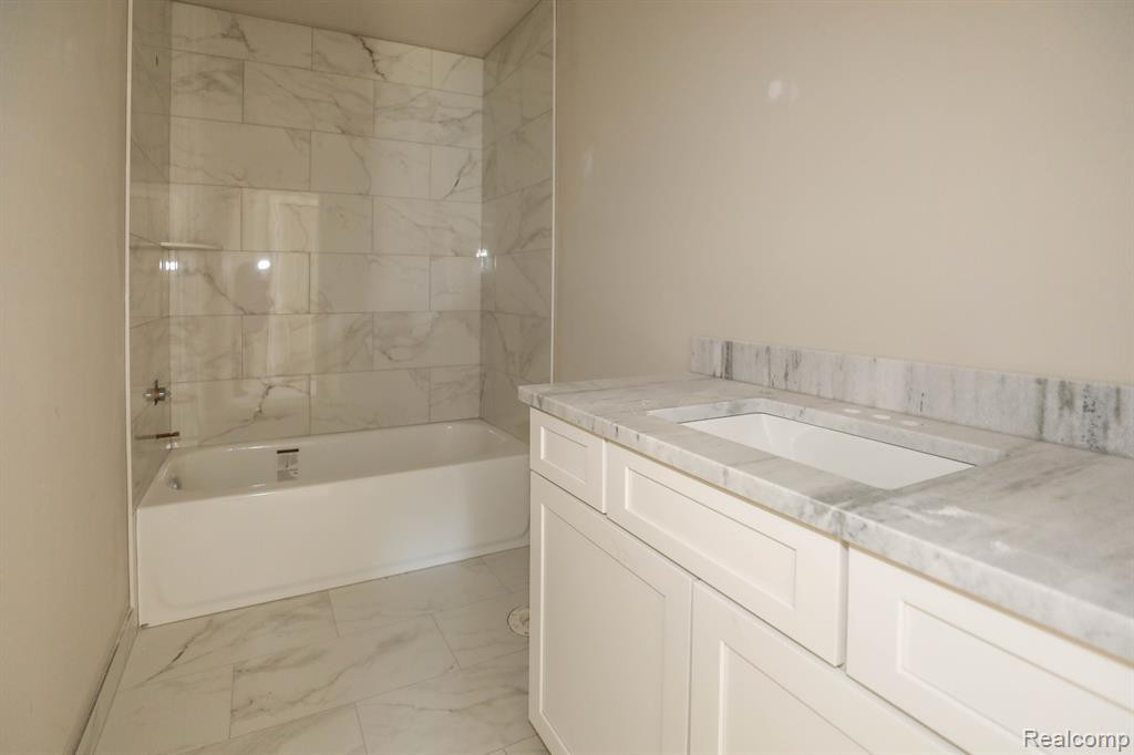 690 BROOKSTONE Drive, Oxford, MI 48371 — Photo 26