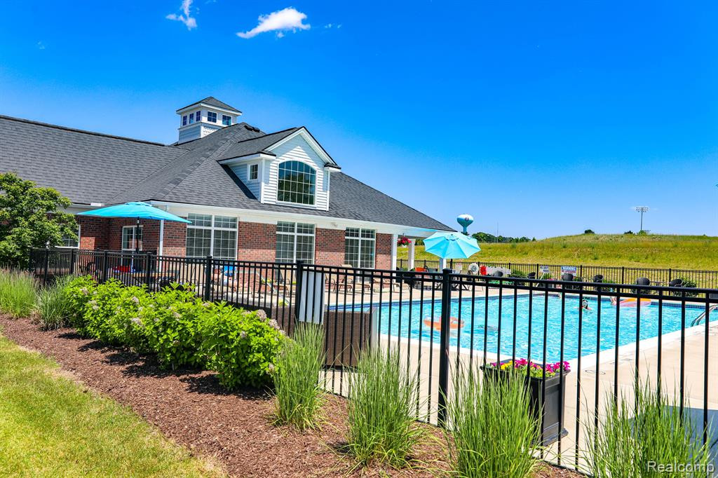 690 BROOKSTONE Drive, Oxford, MI 48371 — Photo 40