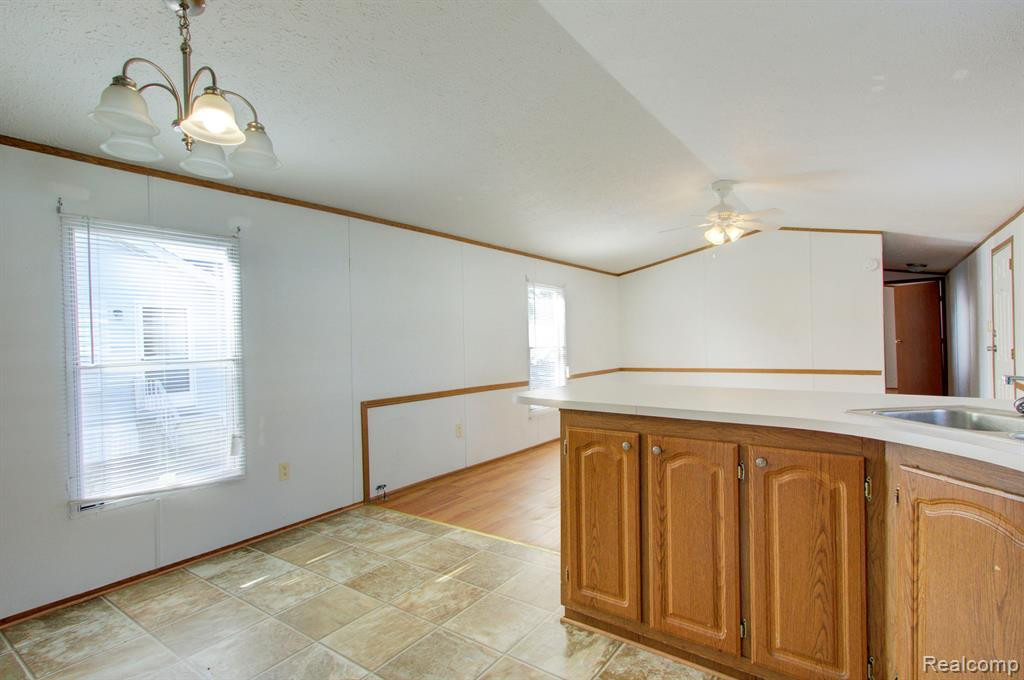8478 LAVERNE, Newport, MI 48166 — Photo 13