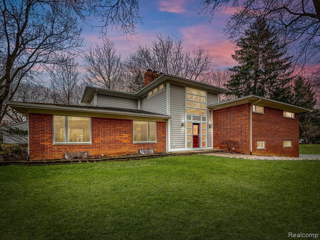 4948 CIMARRON Drive, Bloomfield Hills, MI 48302 — front exterior