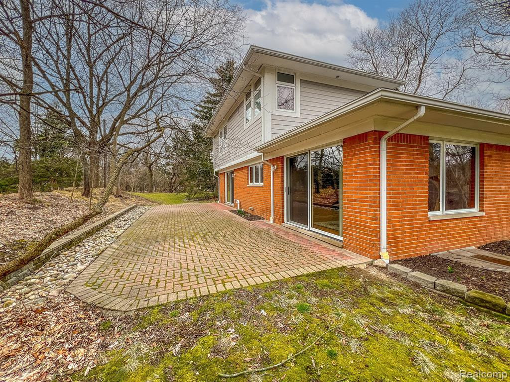 4948 CIMARRON Drive, Bloomfield Hills, MI 48302 — Photo 9